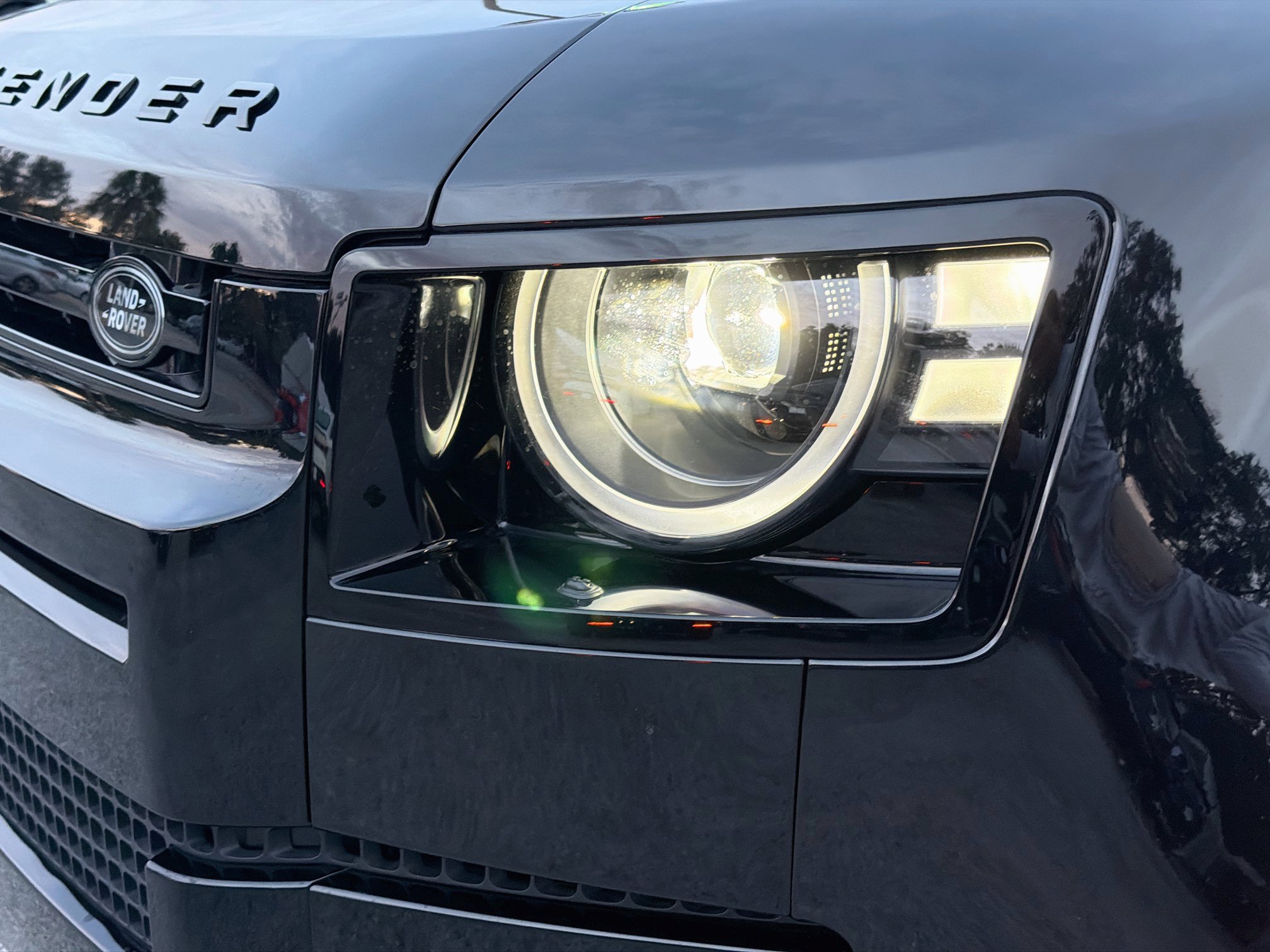 New 2026 Land Rover Defender 110 X-Dynamic SE AWD/4WD image 9