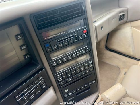 Used 1993 Cadillac Allante FWD image 18
