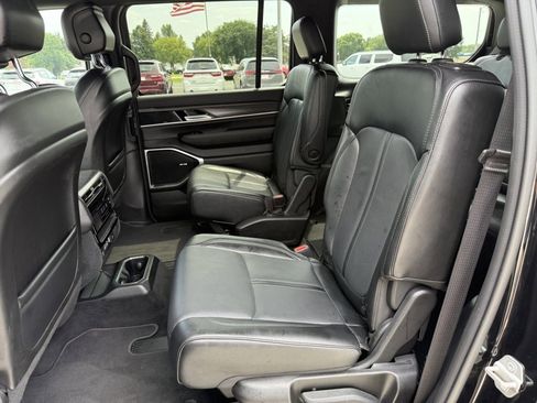 Used 2024 Jeep Wagoneer Series II image 13