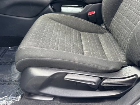 Used 2023 Honda HR-V LX image 14