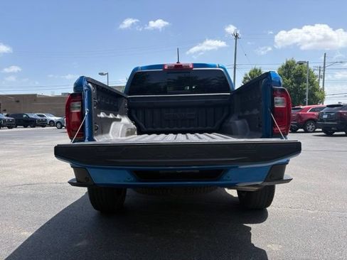 Used 2023 GMC Canyon AT4 w/ AT4 Premium Package AWD/4WD image 6