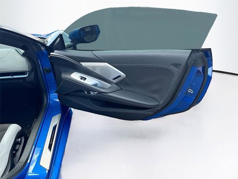 Used 2023 Chevrolet Corvette Stingray Premium Conv w/ Z51 Performance Package image 9