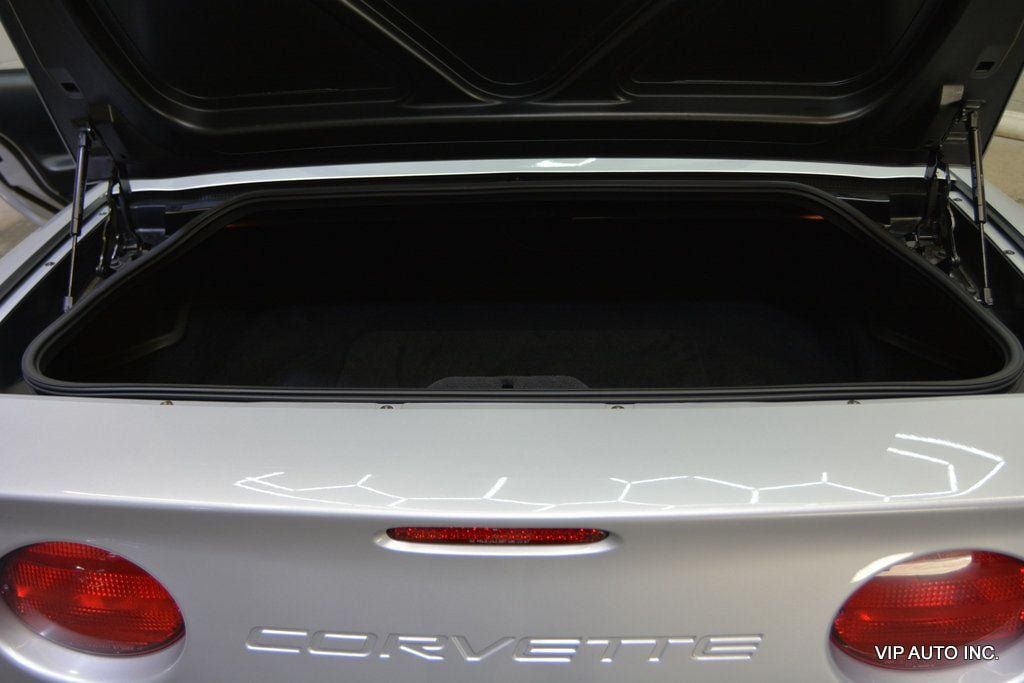 Used 2000 Chevrolet Corvette Convertible w/ Memory Pkg RWD image 36