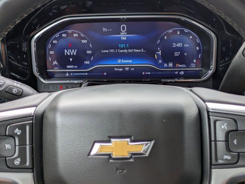 Used 2023 Chevrolet Silverado 1500 LT AWD/4WD image 27