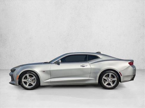 Used 2018 Chevrolet Camaro LT image 9