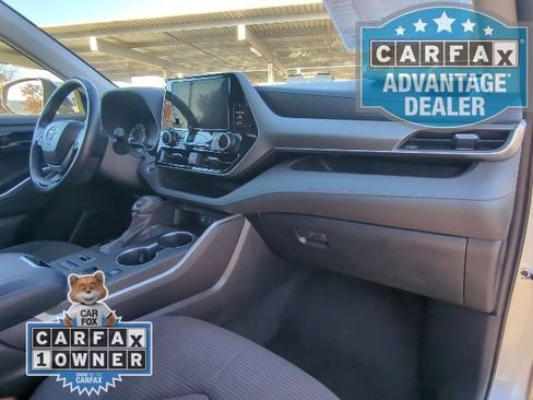 Used 2024 Toyota Highlander LE image 22