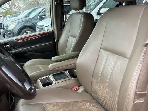 Used 2012 Chrysler Town & Country Touring-L w/ Entertainment Group #2 image 13