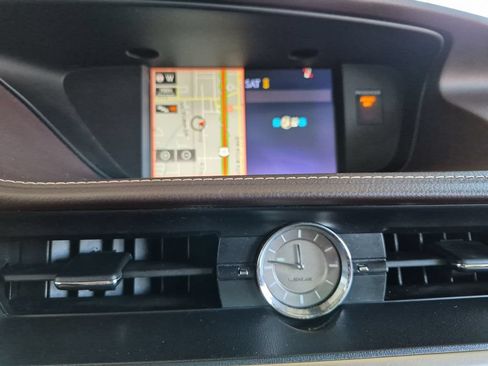 Used 2017 Lexus ES 300h w/ Navigation System Package FWD image 18