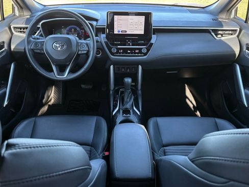 Used 2023 Toyota Corolla Cross XSE image 10