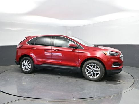 Used 2024 Ford Edge SEL AWD/4WD image 3