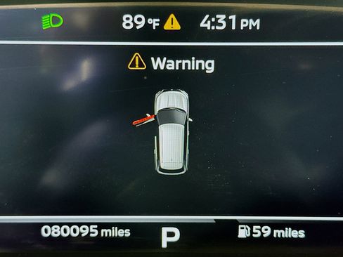 Used 2023 Mitsubishi Outlander SE image 15