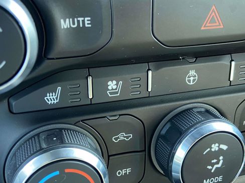 Used 2022 RAM 1500 Laramie w/ Sport Appearance Package image 13