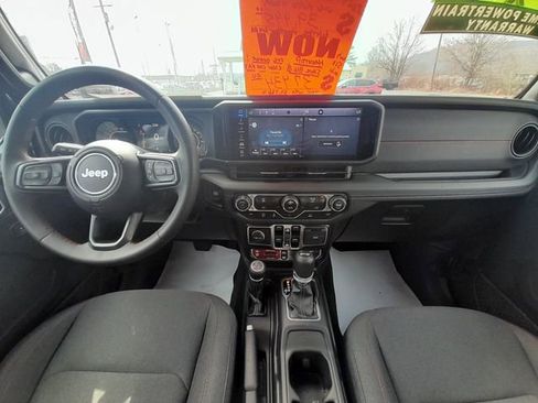 Used 2024 Jeep Wrangler Unlimited Rubicon AWD/4WD image 42