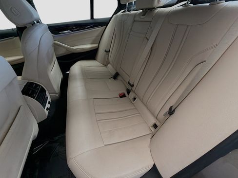 Used 2019 BMW 530e w/ Luxury Package RWD image 13