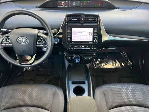 Certified 2022 Toyota Prius LE FWD image 13