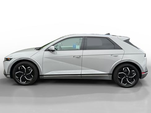 Used 2024 Hyundai Ioniq 5 Limited RWD image 2