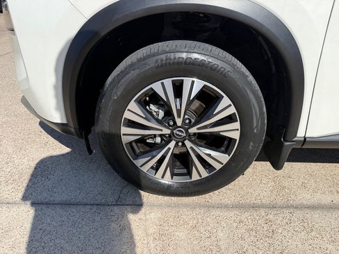 Used 2023 Nissan Rogue SV FWD image 12