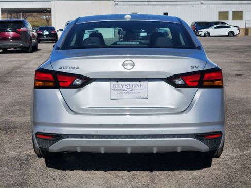 Used 2024 Nissan Altima 2.5 SV image 6
