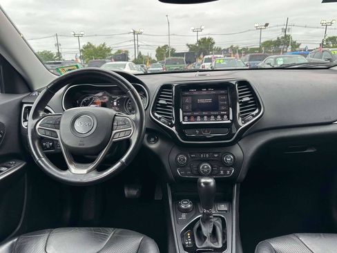 Used 2019 Jeep Cherokee Limited AWD/4WD image 13