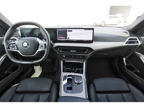 Used 2025 BMW 330i xDrive Sedan image 9
