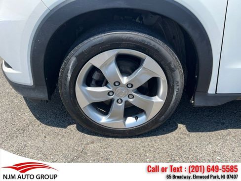 Used 2017 Honda HR-V LX image 5