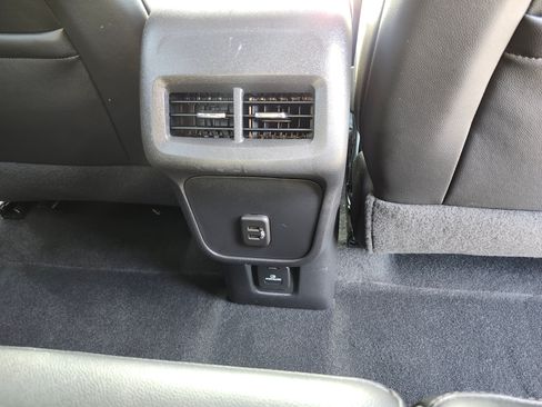 Used 2023 Chevrolet Equinox Premier FWD image 20