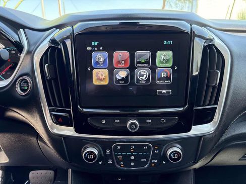 Used 2019 Chevrolet Traverse LT FWD image 25
