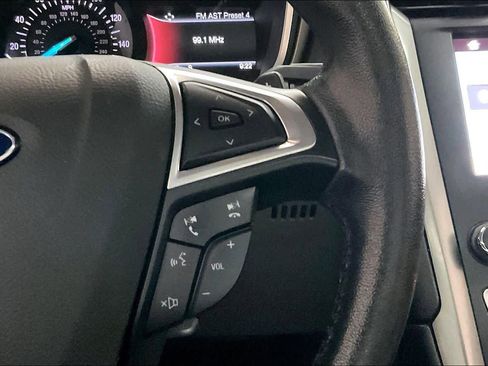 Used 2017 Ford Fusion SE image 21