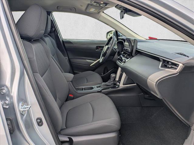 Used 2025 Toyota Corolla Cross LE FWD image 19