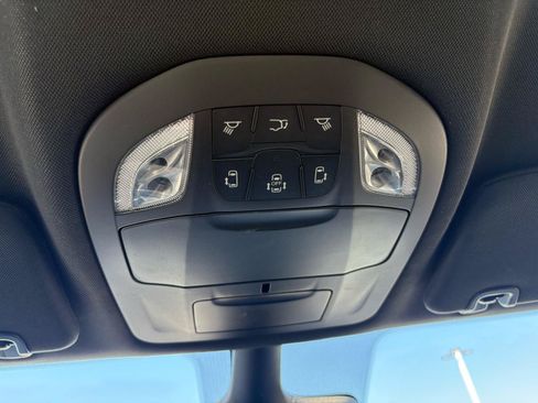Used 2026 Chrysler Pacifica Select FWD image 42