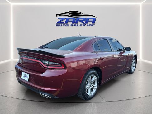 Used 2019 Dodge Charger SXT RWD image 7