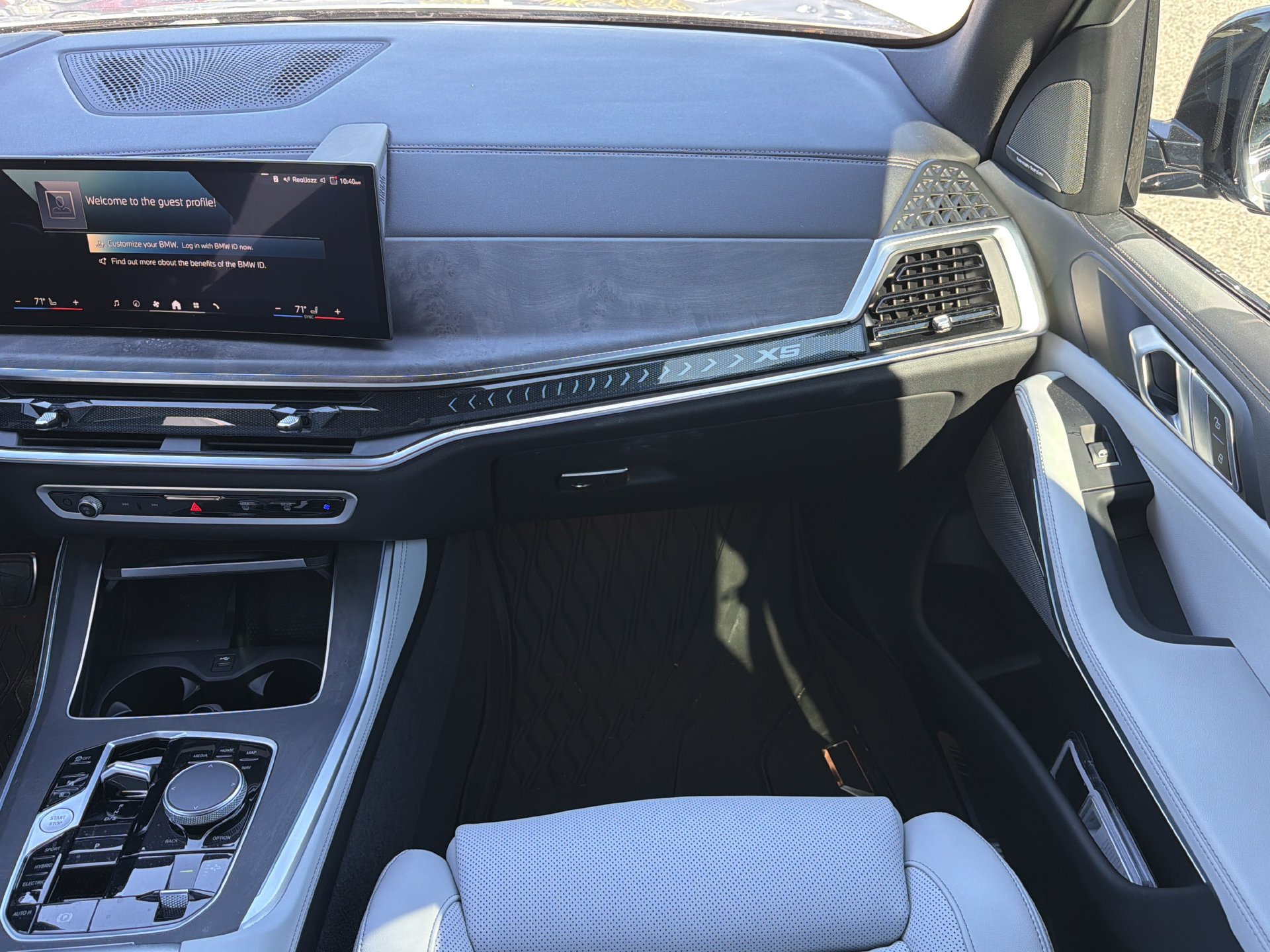 Used 2026 BMW X5 xDrive50e w/ M Sport Package AWD/4WD image 18