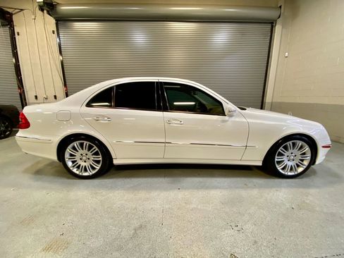 Used 2008 Mercedes-Benz E 350 Sedan image 10