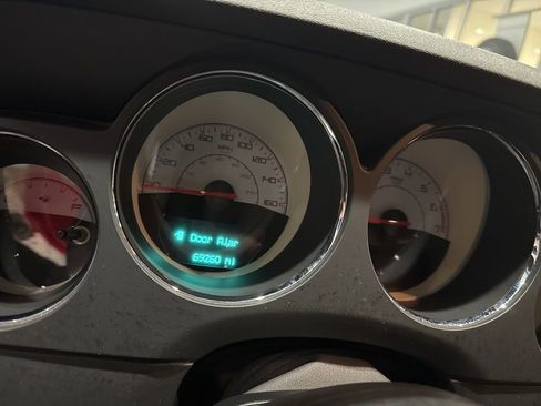 Used 2014 Dodge Challenger R/T image 13