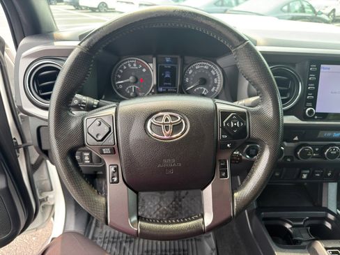 Used 2021 Toyota Tacoma TRD Sport AWD/4WD image 15