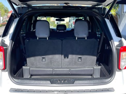 Used 2020 Ford Explorer Limited w/ Hybrid Equipment Group 310A image 17