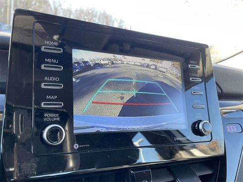 Used 2022 Toyota Camry SE image 28