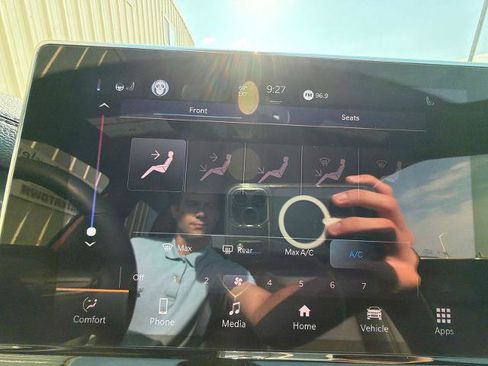 Used 2024 Jeep Compass Latitude w/ Sun and Sound Group AWD/4WD image 18