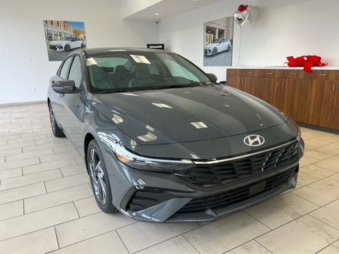 New 2026 Hyundai Elantra Limited image 4