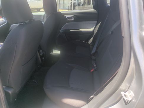 Used 2023 Jeep Compass Sport AWD/4WD image 23