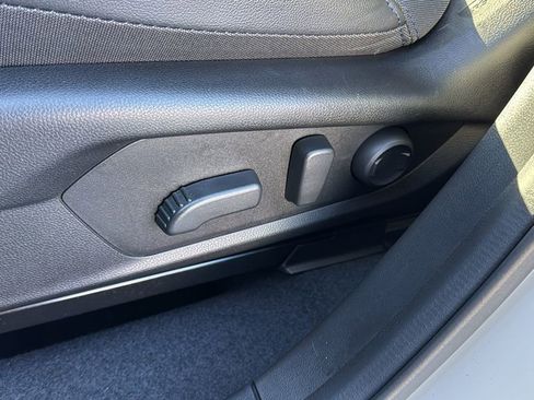 Used 2025 Subaru Forester Premium image 13