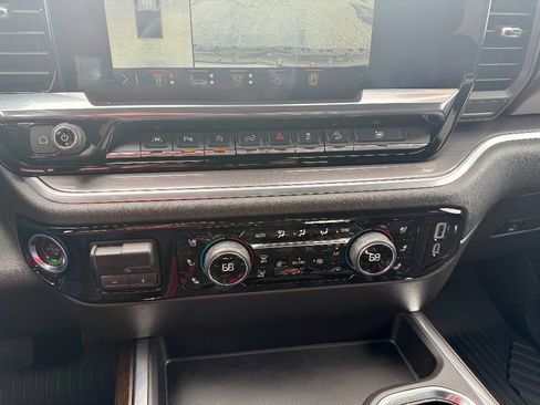 Used 2024 Chevrolet Silverado 1500 High Country w/ Technology Package image 20