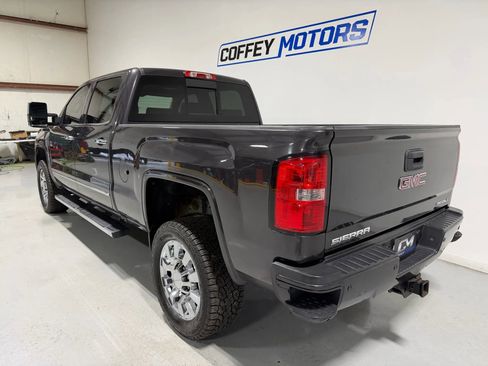 Used 2015 GMC Sierra 2500 Denali w/ Duramax Plus Package image 4