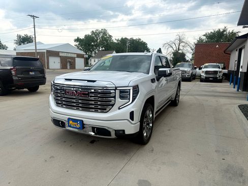 Used 2023 GMC Sierra 1500 Denali w/ Denali Reserve Package image 3