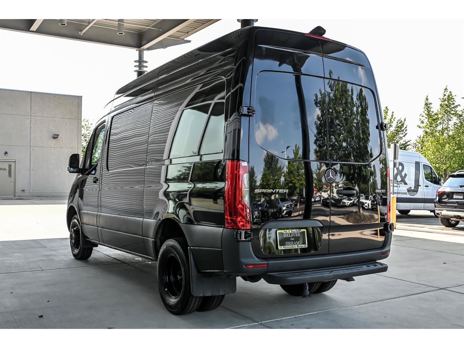 Used 2025 Mercedes-Benz Sprinter 3500 image 4