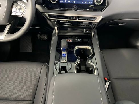 Used 2025 Lexus RX 350 FWD image 17