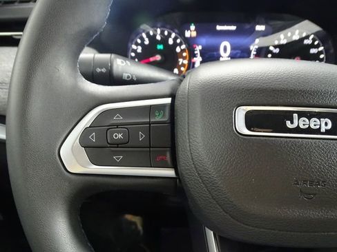 Used 2022 Jeep Compass Latitude image 23