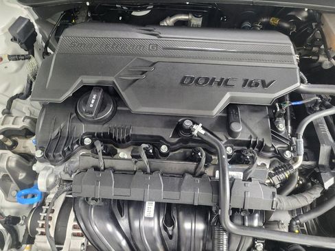 Used 2025 Hyundai Elantra Sport image 30