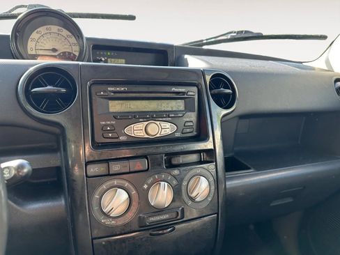 Used 2006 Scion xB image 9