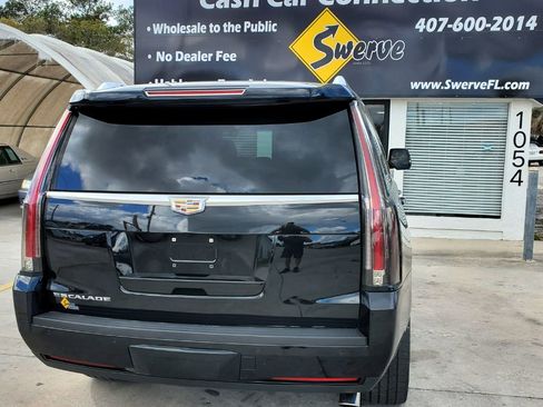 Used 2016 Cadillac Escalade Premium image 11